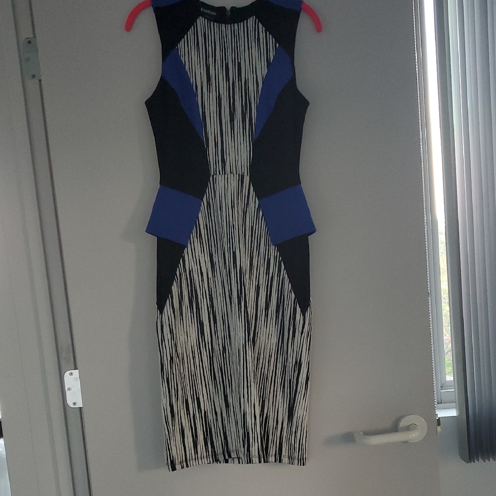 bebe Black and Blue Geometric Midi Dress